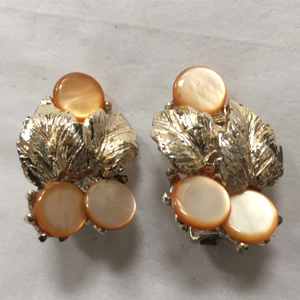 Moonglow lucite peach earrings MCM vintage clip on